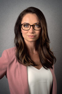 Headshot_CARLEY_1